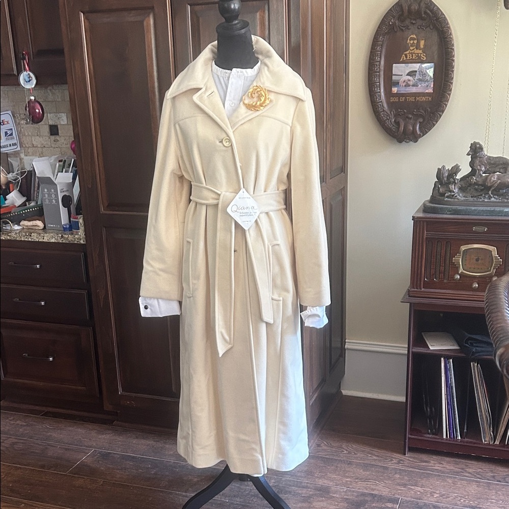 Vintage NWT Union Made Qiana Sz M/L Elegant Cream Long Coat with Belt